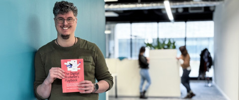 Aus der Praxis für die Praxis: Handbuch für digitales Marketing erschienen